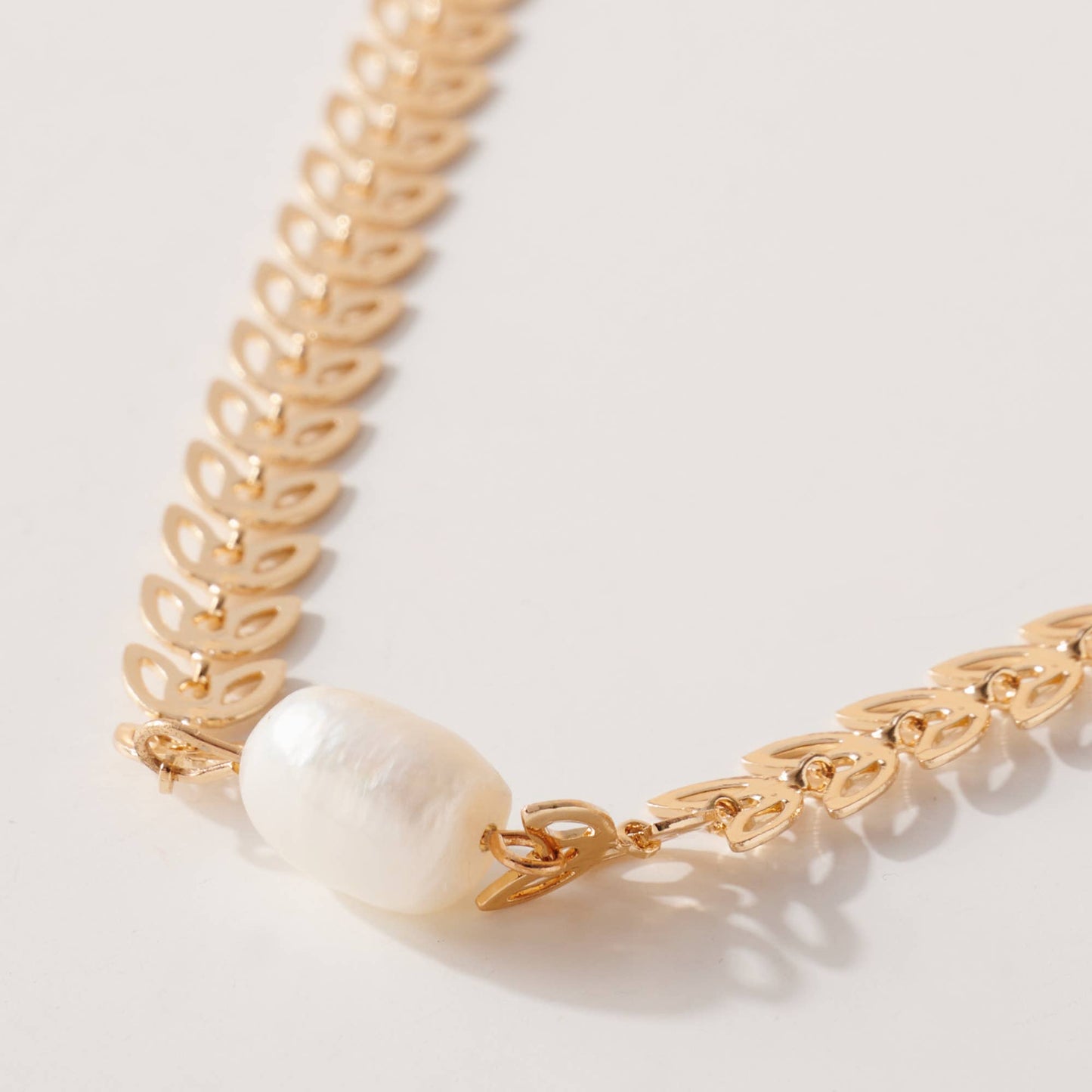 Leaf Pearl Pendant Necklace